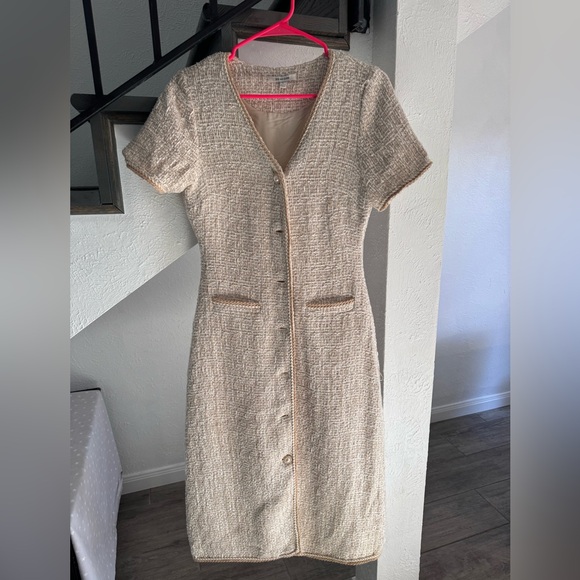 V-Neck Button Front Tweed Midi Dress - Picture 2 of 9